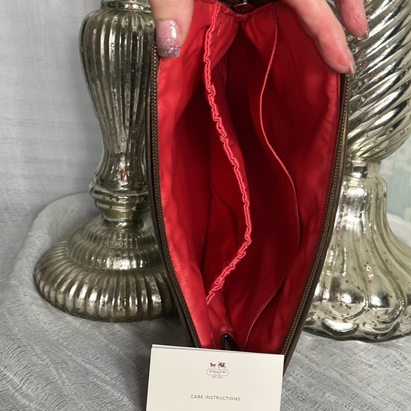 Coach Clutch - Picture 9 of 11